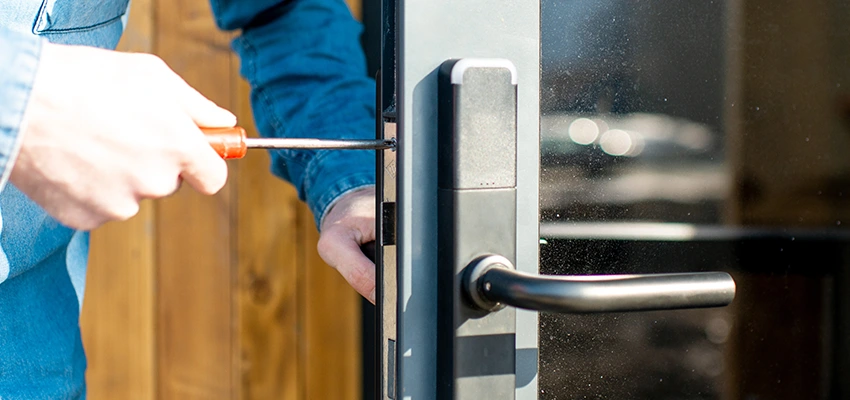 Aluminium Door Lock Replacement in Glendale, California